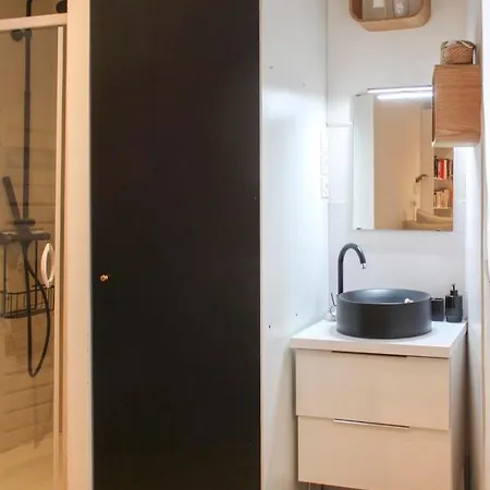 Lovely Love Nest Near Montmartre *